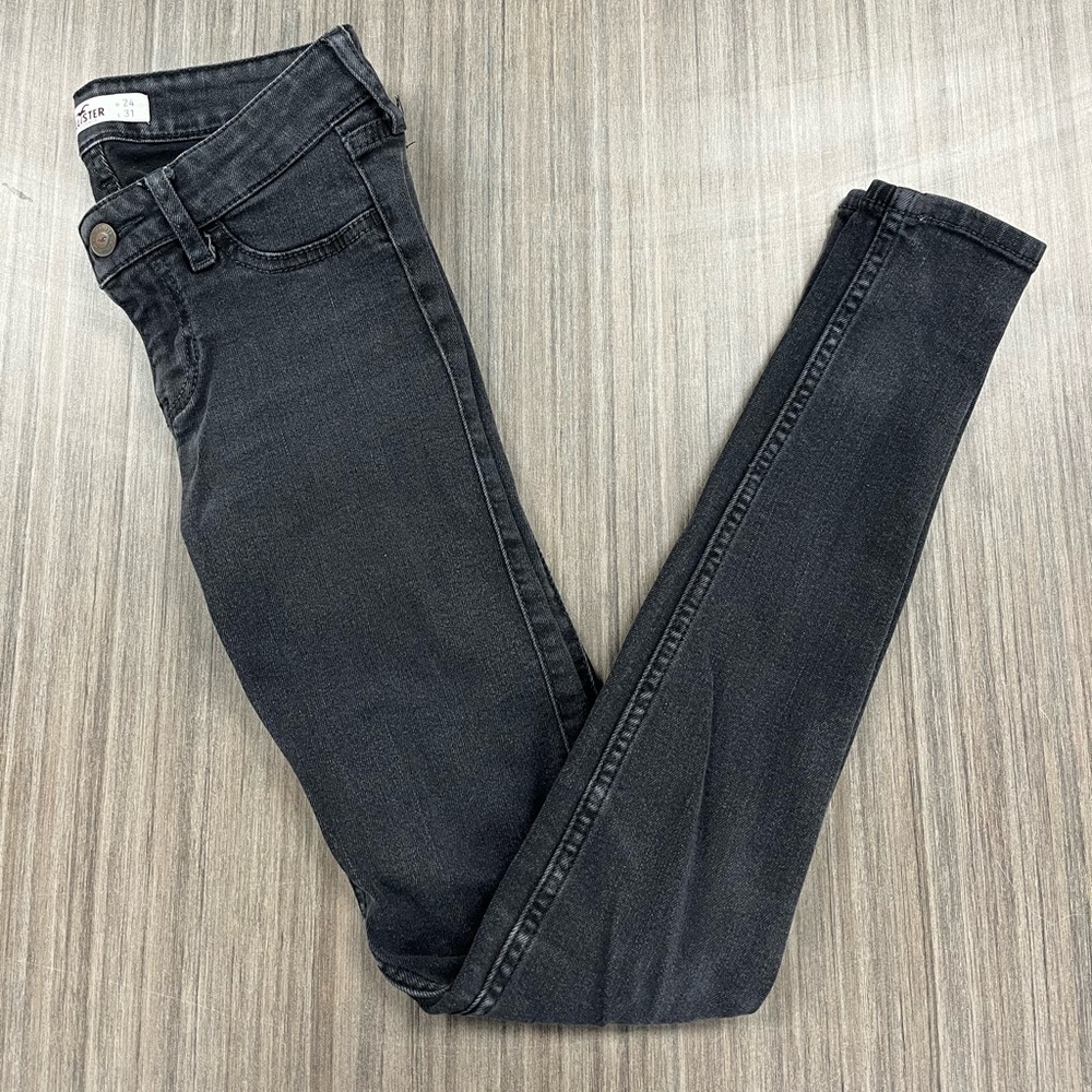 Hollister geans